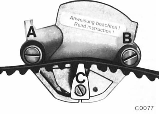 Opel Omega Reparaturanleitung. Zahnriemenspannung prüfen/einstellen 