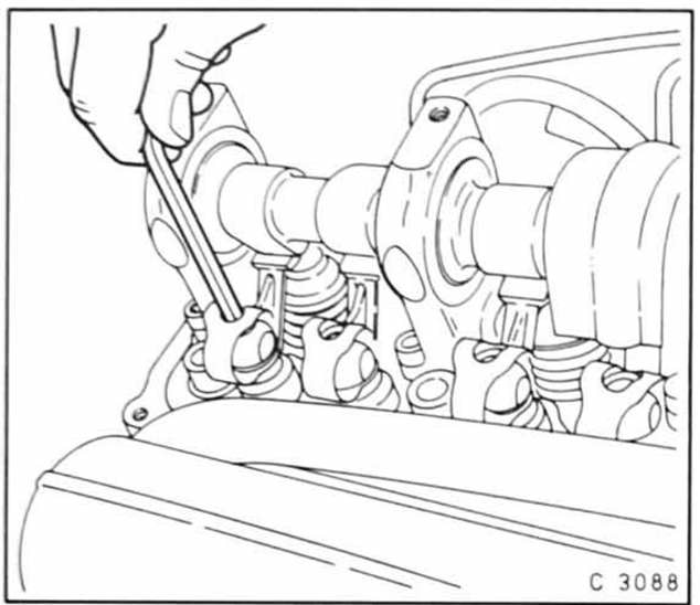 Opel Omega Reparaturanleitung. Ventilspiel prüfen/einstellen 