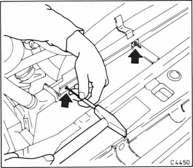 Opel Omega Reparaturanleitung. Kühler aus- und einbauen 