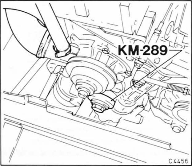 Opel Omega Reparaturanleitung. Kühlmittelpumpe aus- und einbauen 