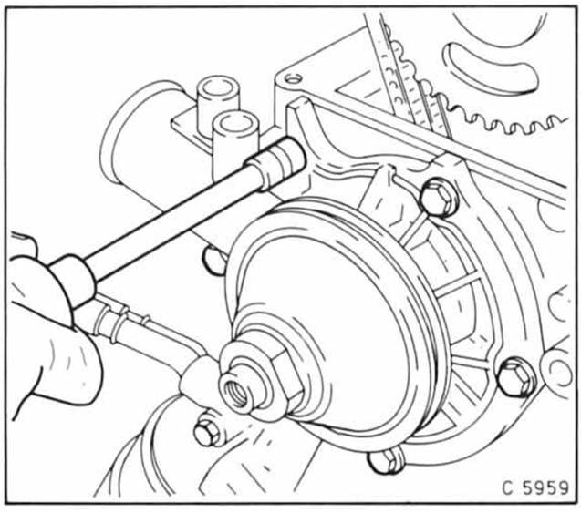 Opel Omega Reparaturanleitung. Kühlmittelpumpe aus- und einbauen 