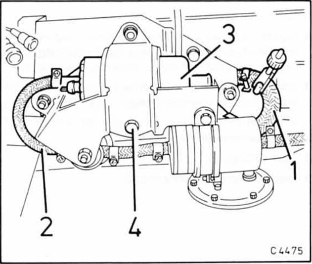 Opel Omega Reparaturanleitung. Kraftstoffpumpe aus- und einbauen 