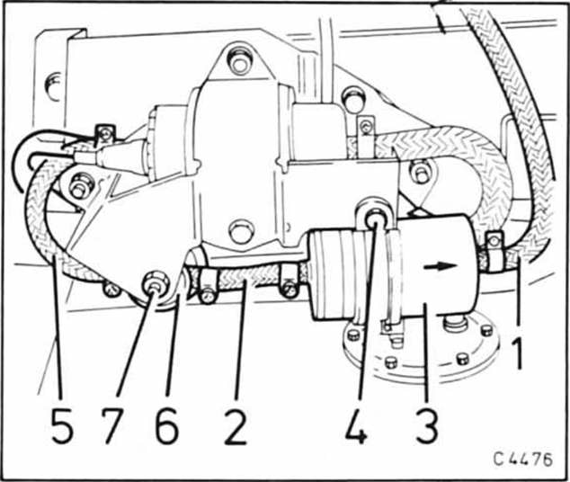 Opel Omega Reparaturanleitung. Kraftstoffilter ersetzen 