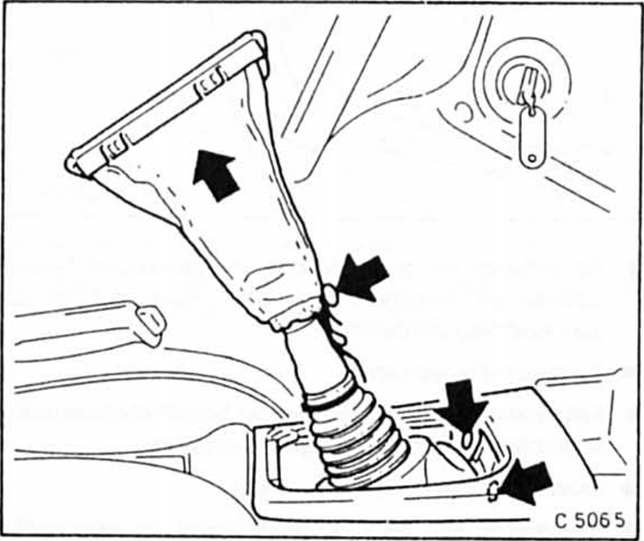 Opel Omega Reparaturanleitung. Schalthebel aus-und einbauen 