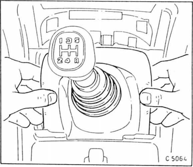 Opel Omega Reparaturanleitung. Schalthebel aus-und einbauen 