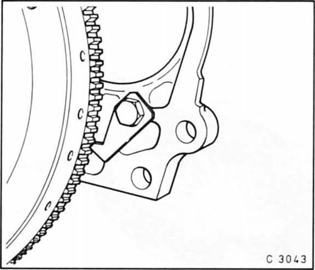 Opel Omega Reparaturanleitung. Kupplung aus- und einbauen/prüfen