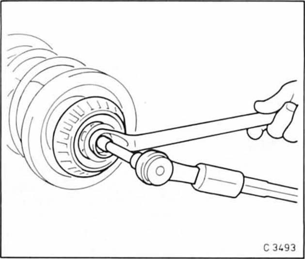 Opel Omega Reparaturanleitung. Stoÿdämpfer/vorderfeder aus- und einbauen 