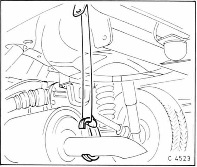 Opel Omega Reparaturanleitung. Schraubenfeder hinten aus- und einbauen 