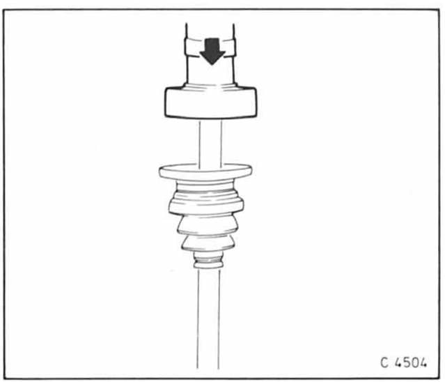 Opel Omega Reparaturanleitung. Faltenbalg für achswelle ersetzen 