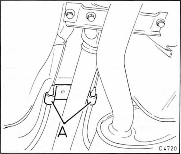 Opel Omega Reparaturanleitung. Handbremsseil aus- und einbauen 