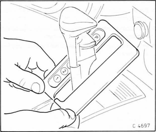 Opel Omega Reparaturanleitung. Mittelkonsole aus- und einbauen 