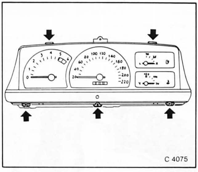 Opel Omega Reparaturanleitung. Instrumente aus- und einbauen