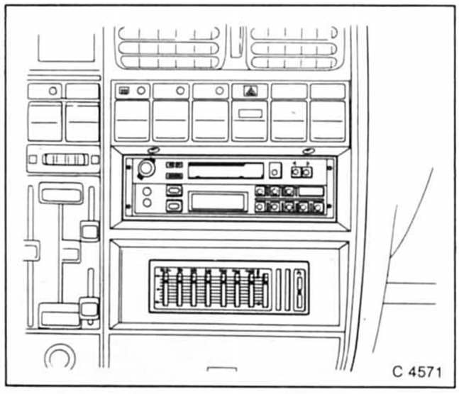 Opel Omega Reparaturanleitung. Radio nachträglich einbauen