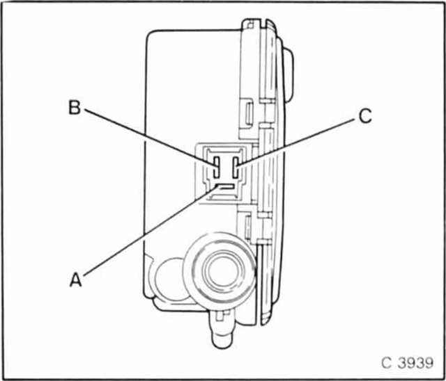 Opel Omega Reparaturanleitung. Antenne einbauen