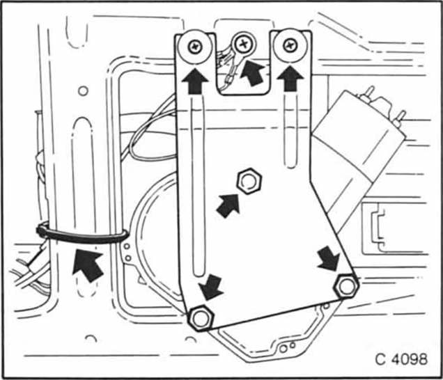 Opel Omega Reparaturanleitung. Heckscheibenwischermotor aus- und einbauen